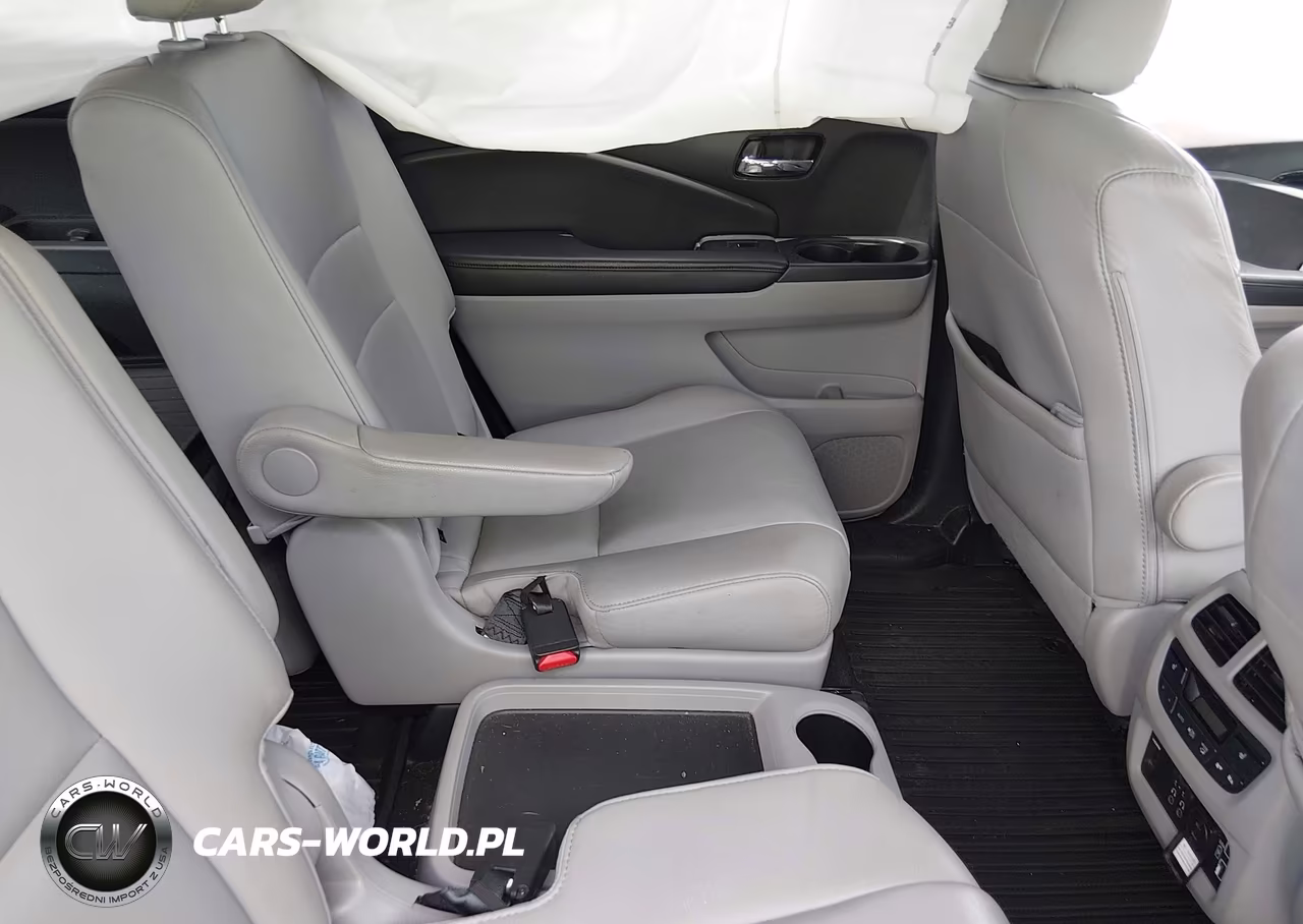 2019 Honda Pilot Touring VIN:5FNYF6H69KB023634 - 8