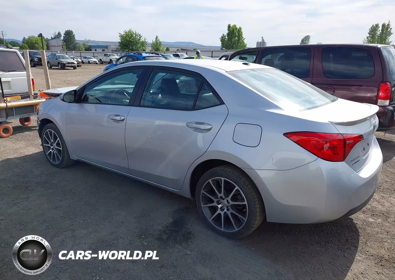 2017 Toyota Corolla Se Special Edition VIN:5YFBURHE6HP639972 - 3