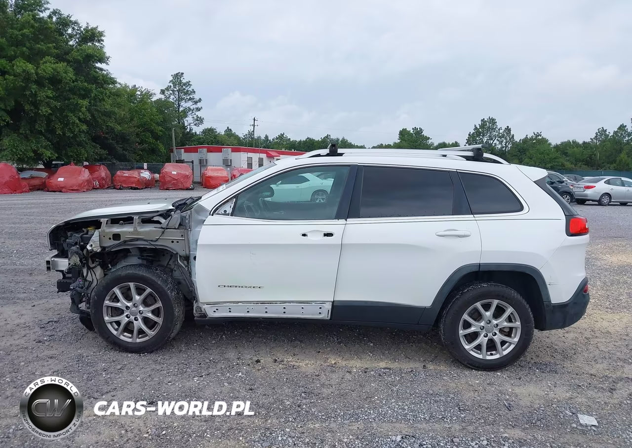 2015 Jeep Cherokee Latitude VIN:1C4PJLCB4FW578697 - 15