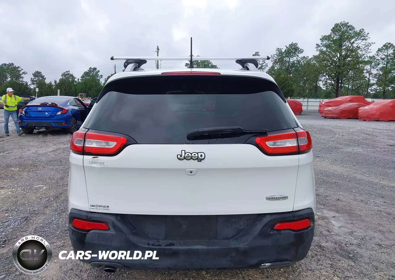 2015 Jeep Cherokee Latitude VIN:1C4PJLCB4FW578697 - 17