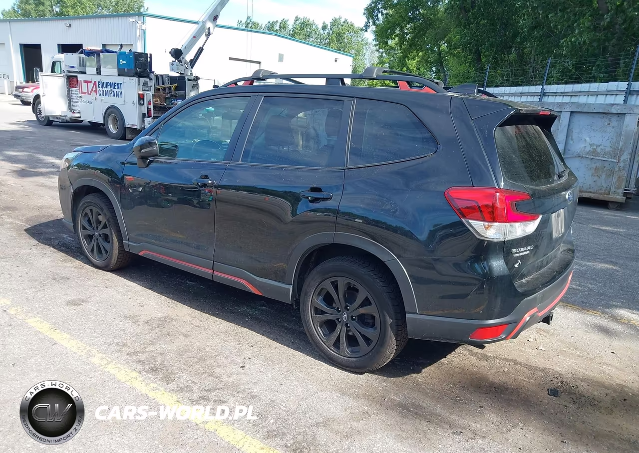 2023 Subaru Forester Sport VIN:JF2SKAGCXPH415932 - 3