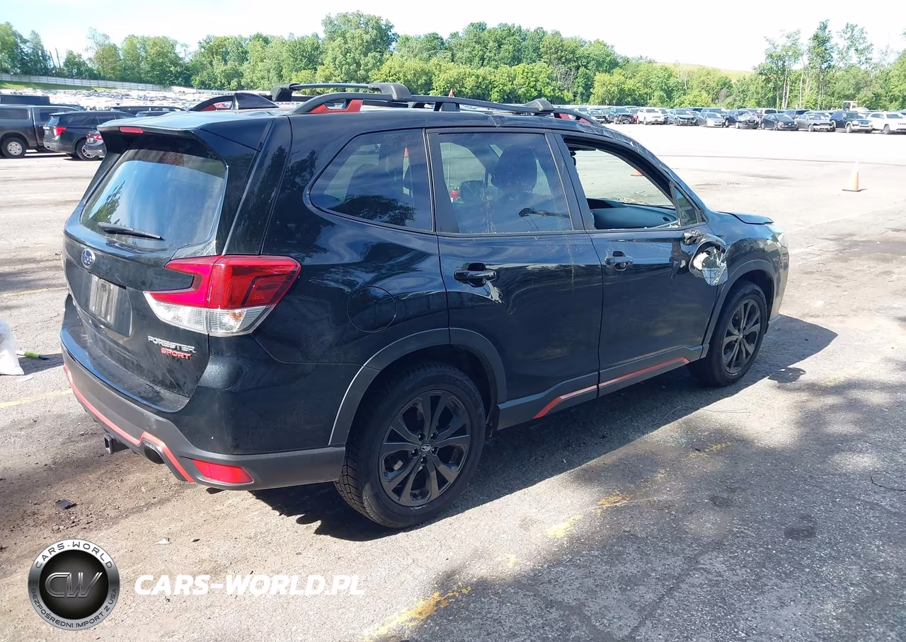 2023 Subaru Forester Sport VIN:JF2SKAGCXPH415932 - 4