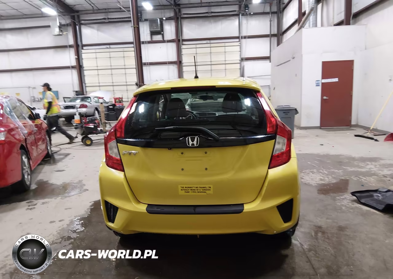 2015 Honda Fit Lx VIN:3HGGK5H57FM768989 - 15