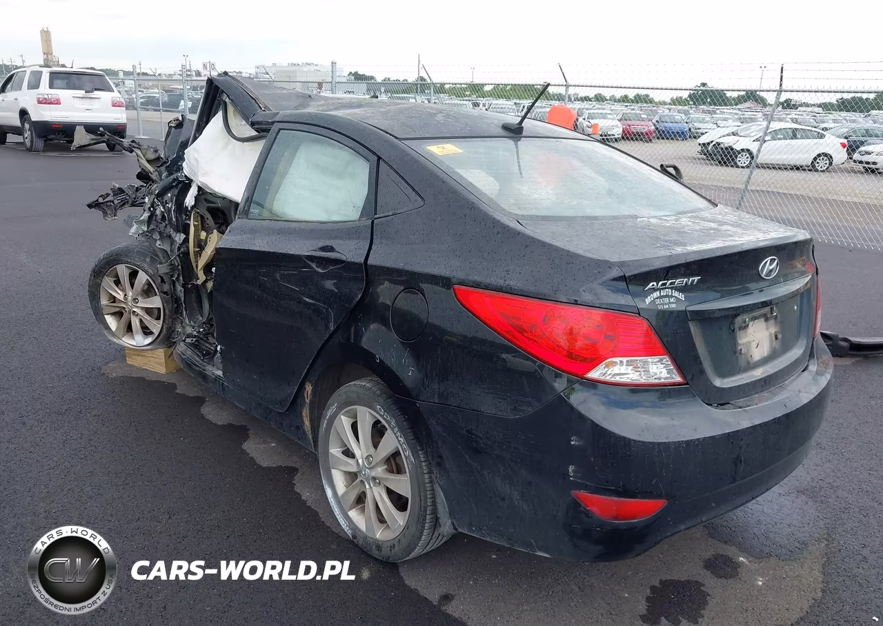 2013 Hyundai Accent Gls VIN:KMHCU4AE7DU307839 - 3
