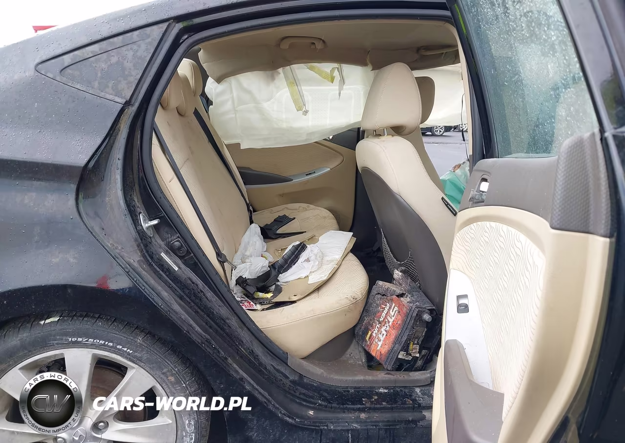 2013 Hyundai Accent Gls VIN:KMHCU4AE7DU307839 - 8