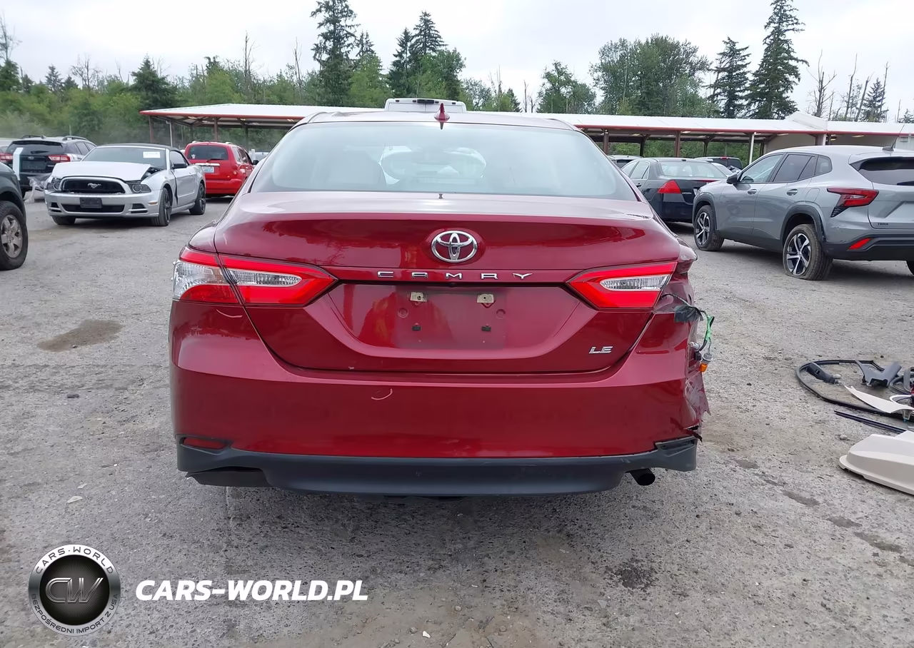 2019 Toyota Camry Le VIN:4T1B11HK8KU691416 - 17