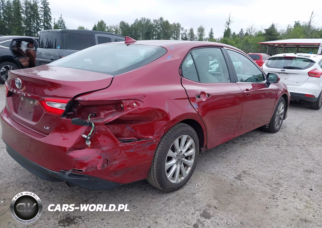 2019 Toyota Camry Le VIN:4T1B11HK8KU691416 - 4