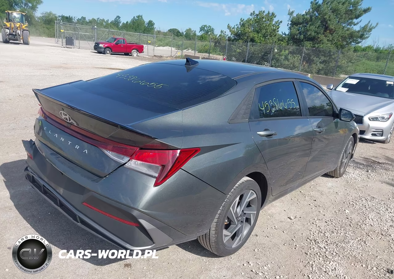 2025 Hyundai Elantra Sel Sport VIN:KMHLM4DG6SU068732 - 4