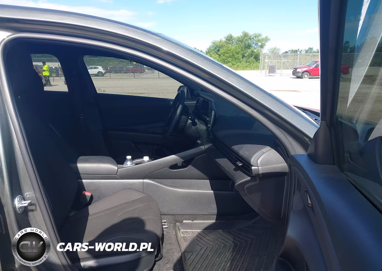 2025 Hyundai Elantra Sel Sport VIN:KMHLM4DG6SU068732 - 5