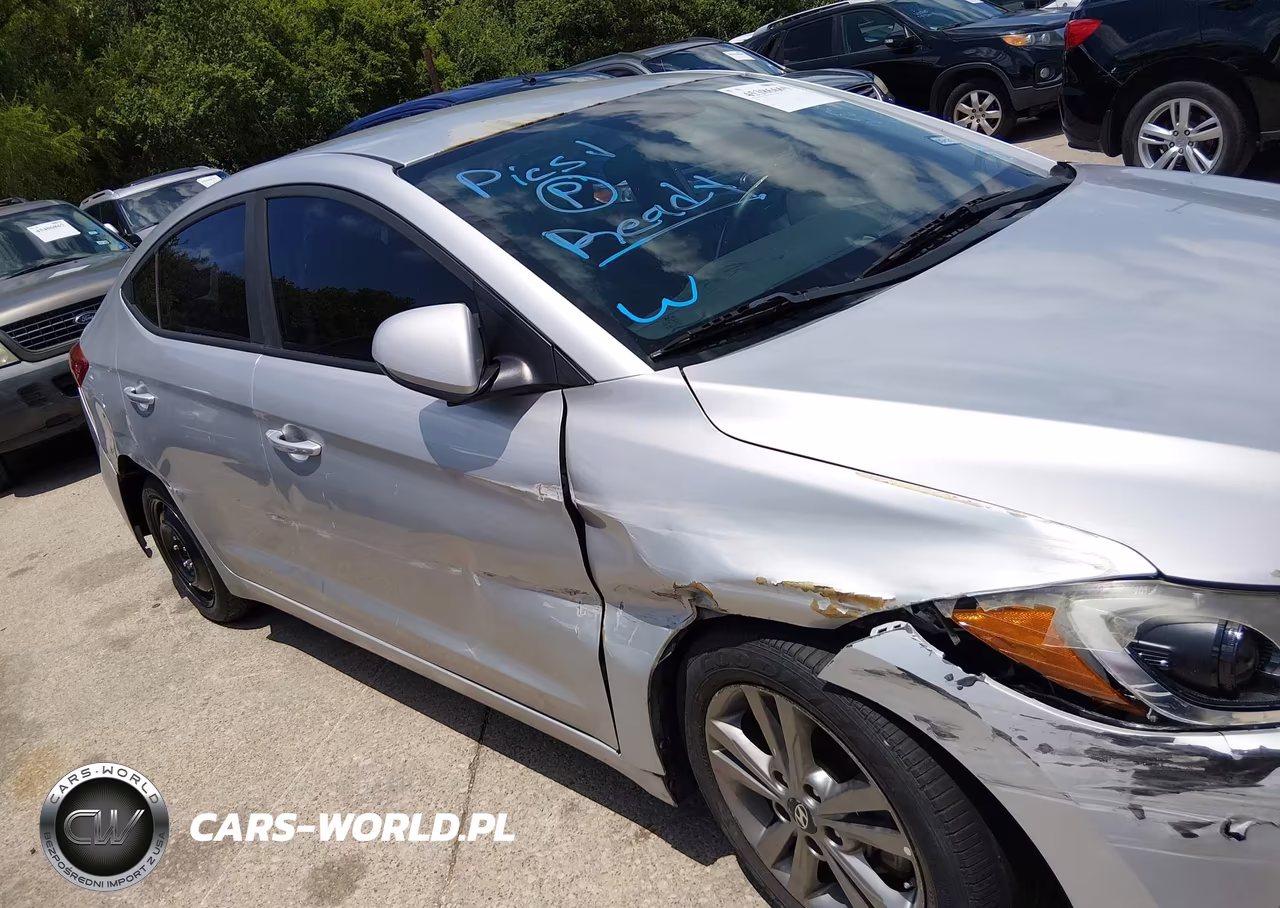 2018 Hyundai Elantra Sel VIN:5NPD84LF4JH223230 - 17
