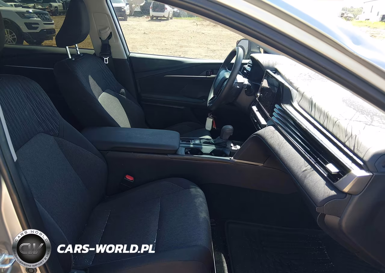 2025 Toyota Camry Le VIN:4T1DAACK9SU541248 - 5