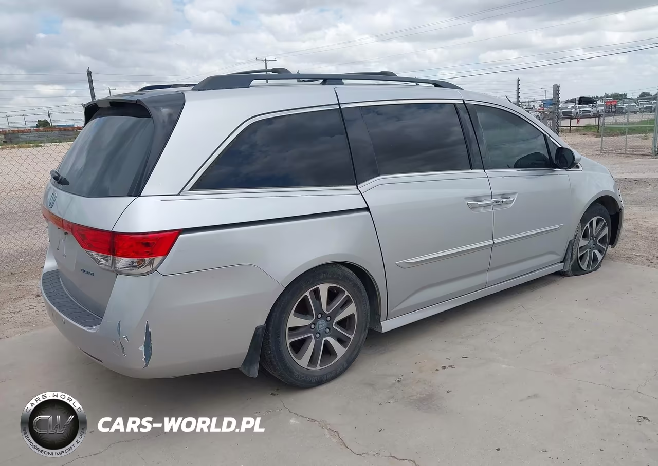 2015 Honda Odyssey Touring-Touring Elite VIN:5FNRL5H94FB003833 - 4