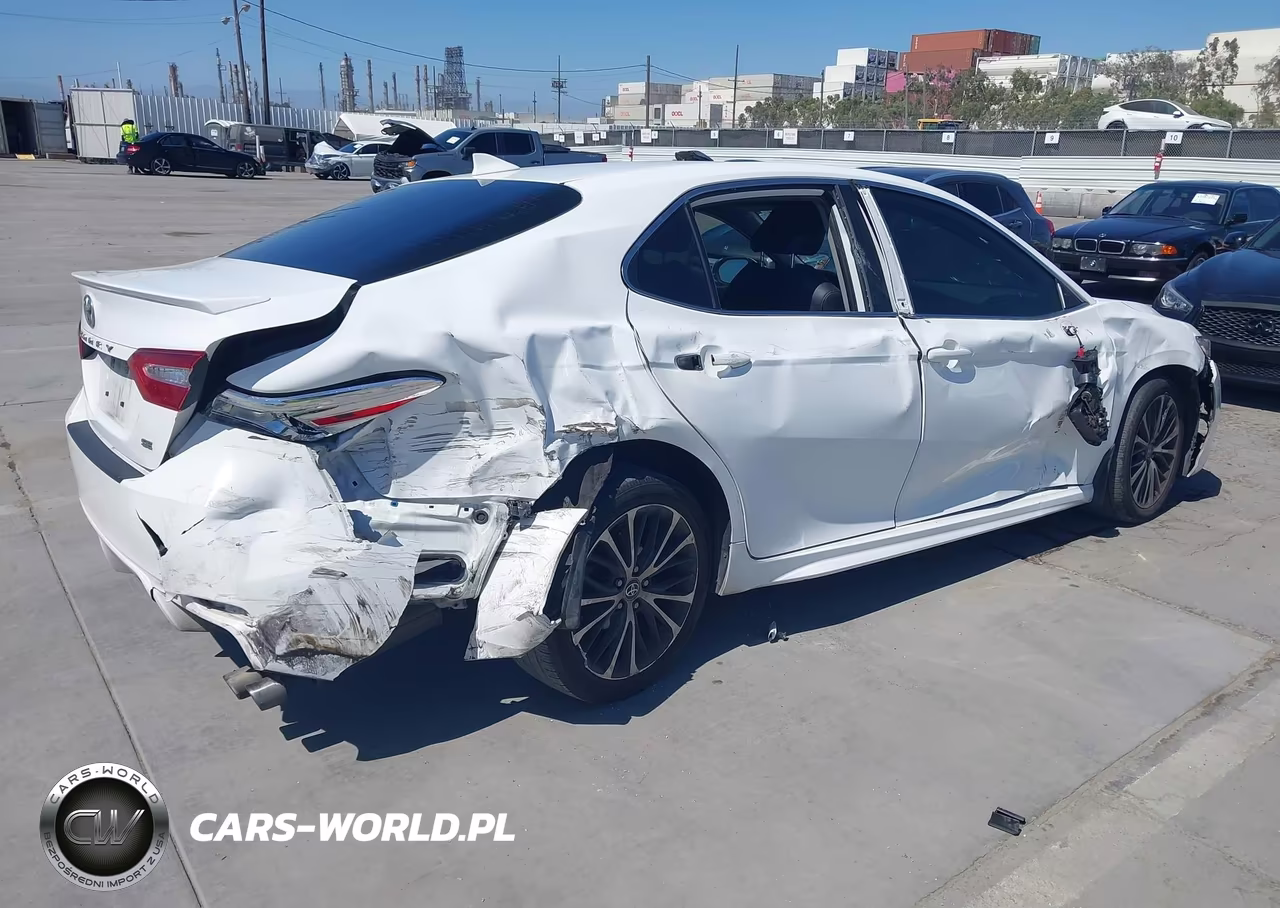 2020 Toyota Camry Se VIN:4T1G11AK6LU956643 - 4