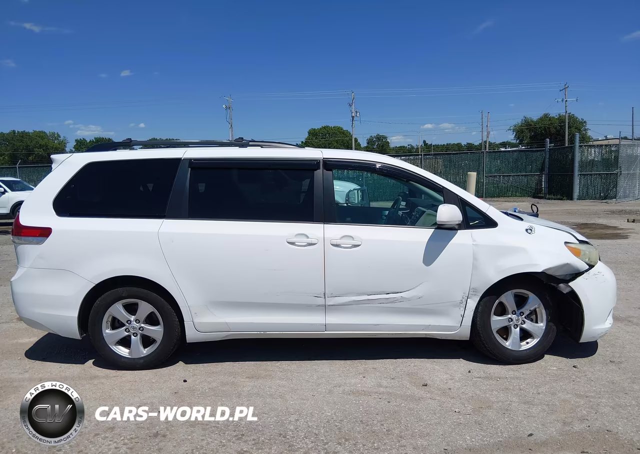 2012 Toyota Sienna Le V6 8 Passenger VIN:5TDKK3DC1CS185458 - 13