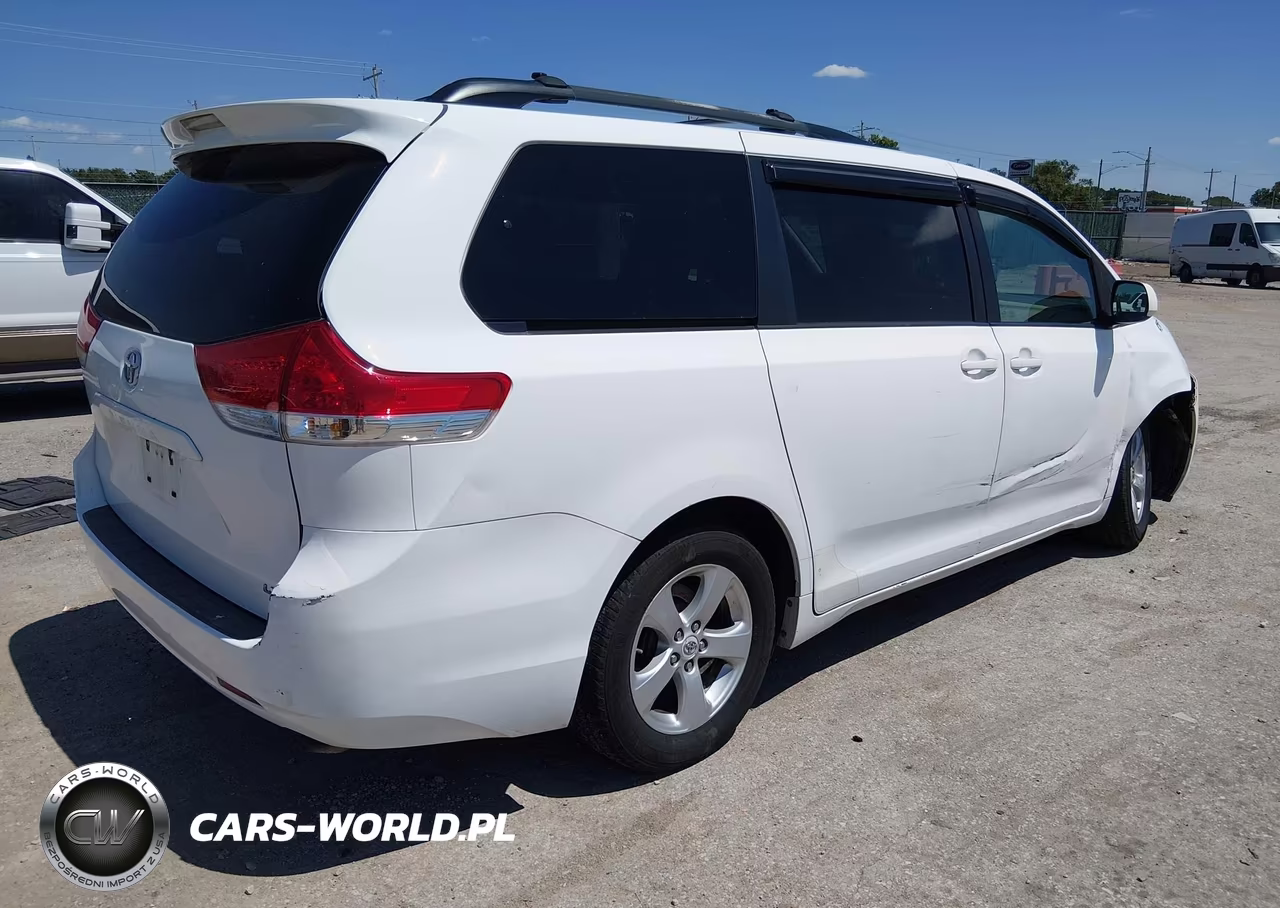 2012 Toyota Sienna Le V6 8 Passenger VIN:5TDKK3DC1CS185458 - 4