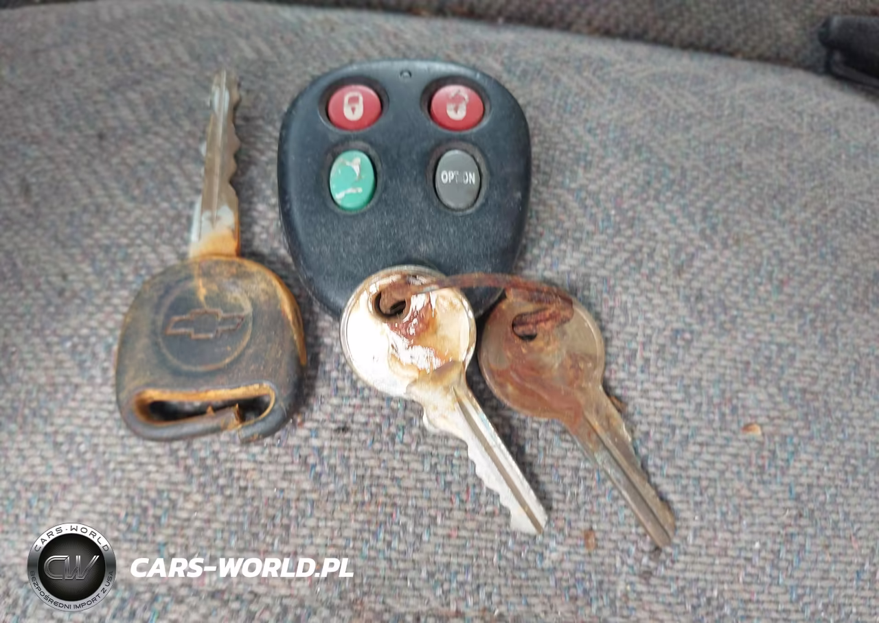 2005 Chevrolet Express Cutaway Base W-C7L-C7N VIN:1GBJG31U351202047 - 10
