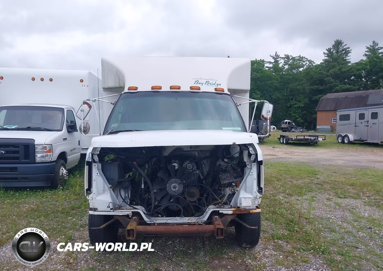 2005 Chevrolet Express Cutaway Base W-C7L-C7N VIN:1GBJG31U351202047 - 16