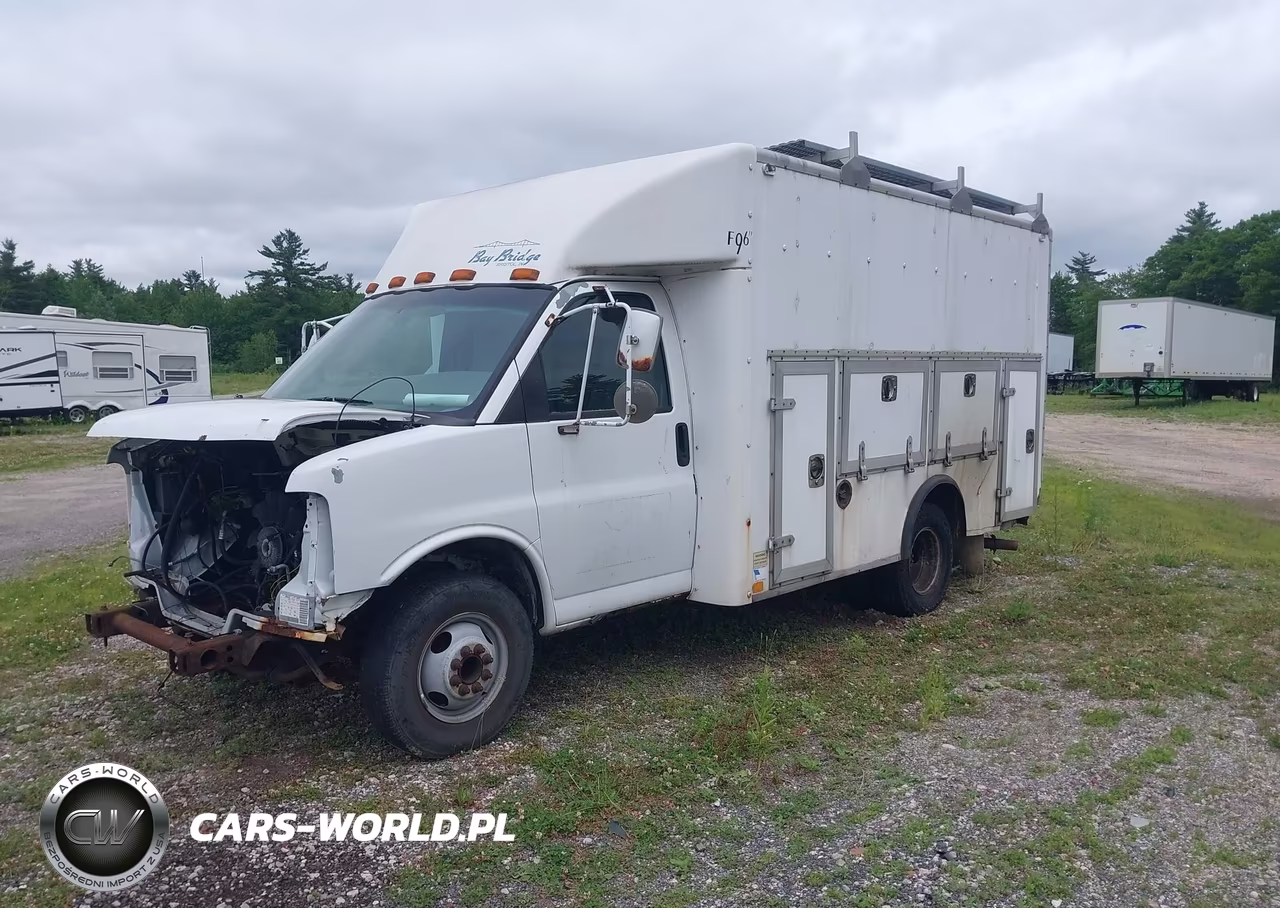 2005 Chevrolet Express Cutaway Base W-C7L-C7N VIN:1GBJG31U351202047 - 2