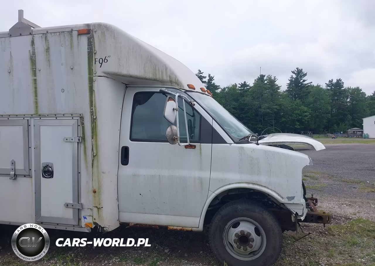 2005 Chevrolet Express Cutaway Base W-C7L-C7N VIN:1GBJG31U351202047 - 22