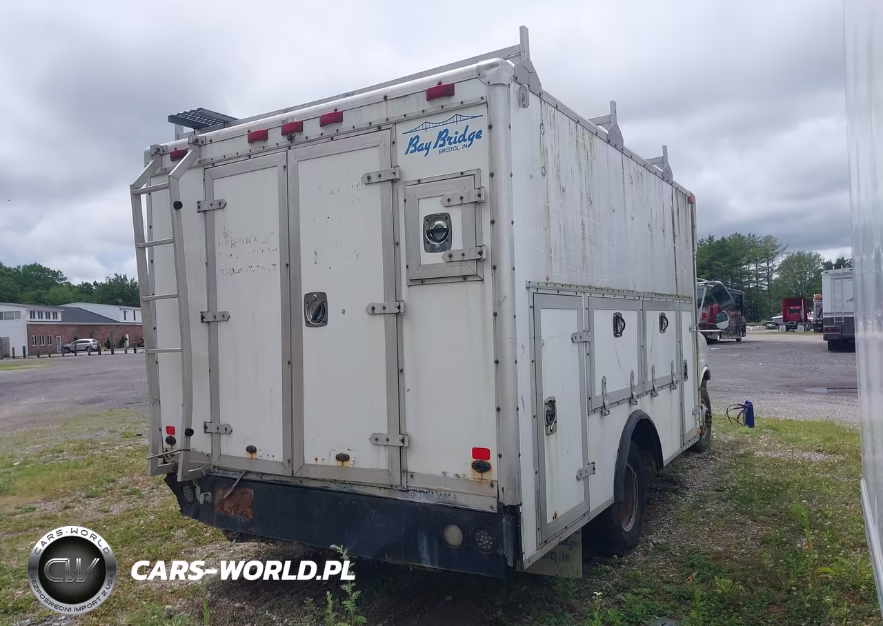 2005 Chevrolet Express Cutaway Base W-C7L-C7N VIN:1GBJG31U351202047 - 4