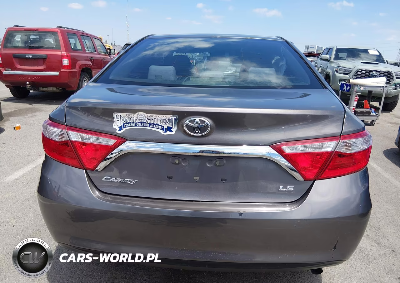 2017 Toyota Camry Le VIN:4T1BF1FK6HU423736 - 16
