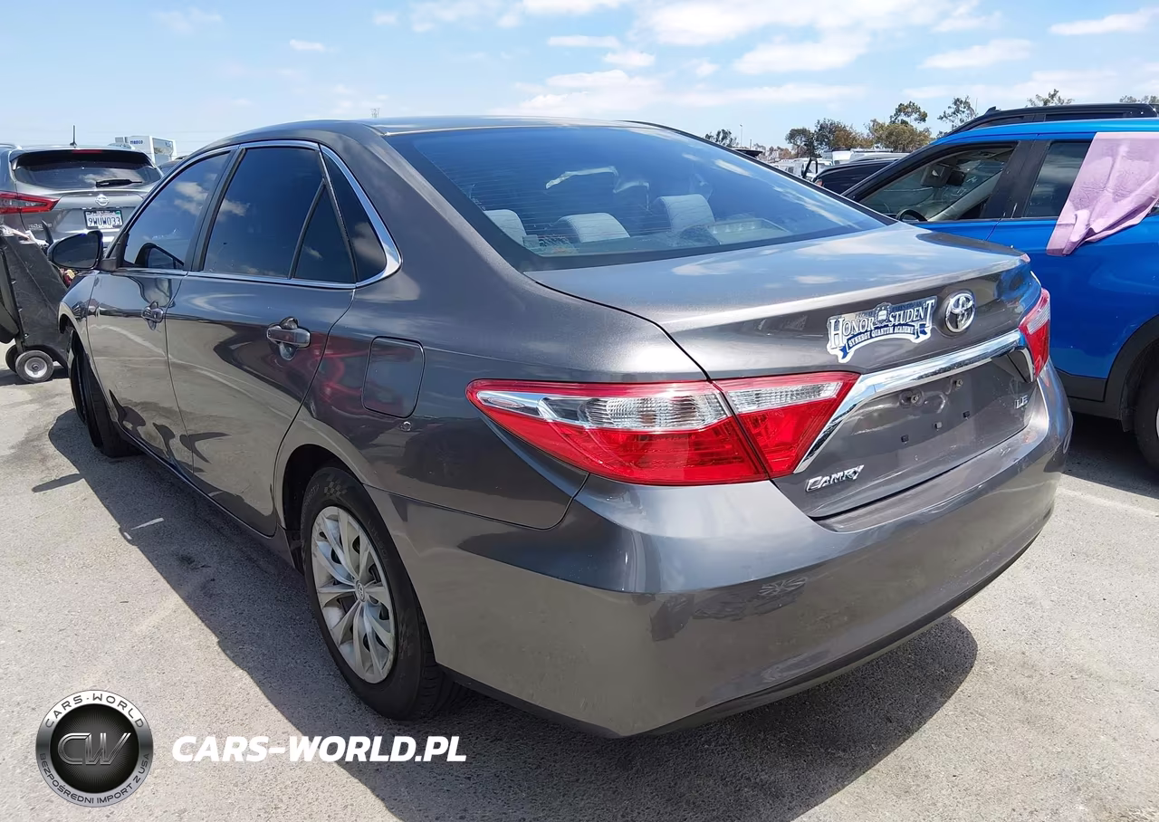 2017 Toyota Camry Le VIN:4T1BF1FK6HU423736 - 3
