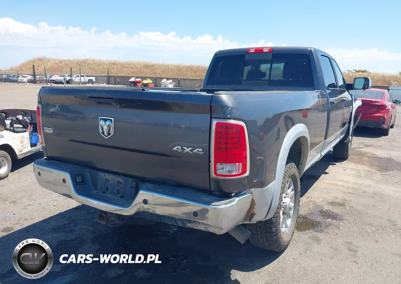 2015 Ram 2500 Laramie VIN:3C6UR5KL9FG505316 - 4