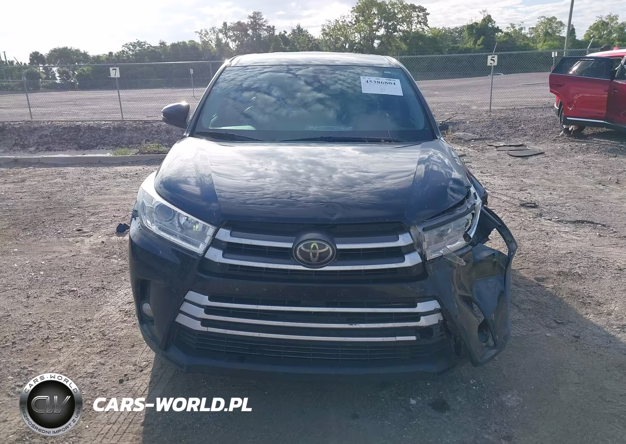 2018 Toyota Highlander Le Plus VIN:5TDZZRFH1JS240137 - 12
