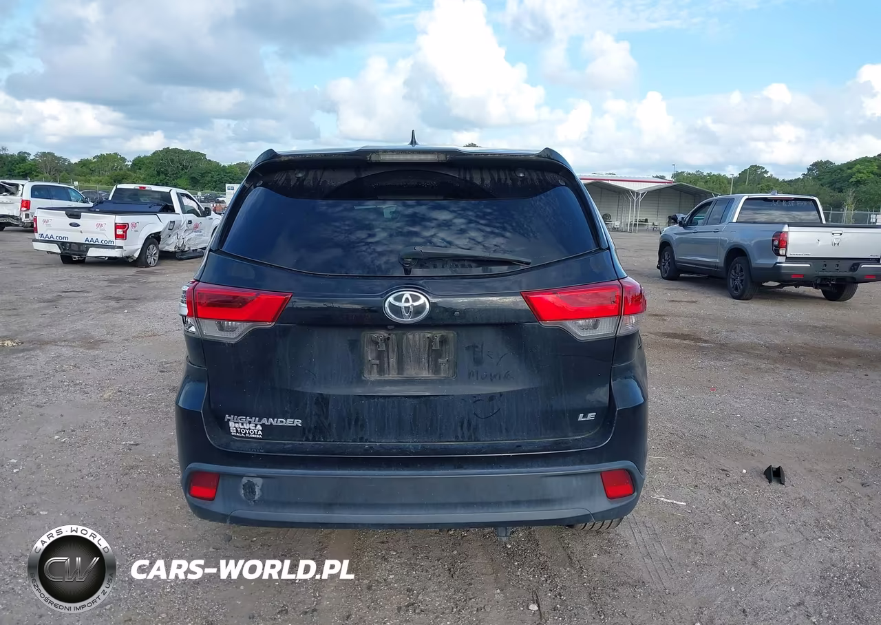 2018 Toyota Highlander Le Plus VIN:5TDZZRFH1JS240137 - 16