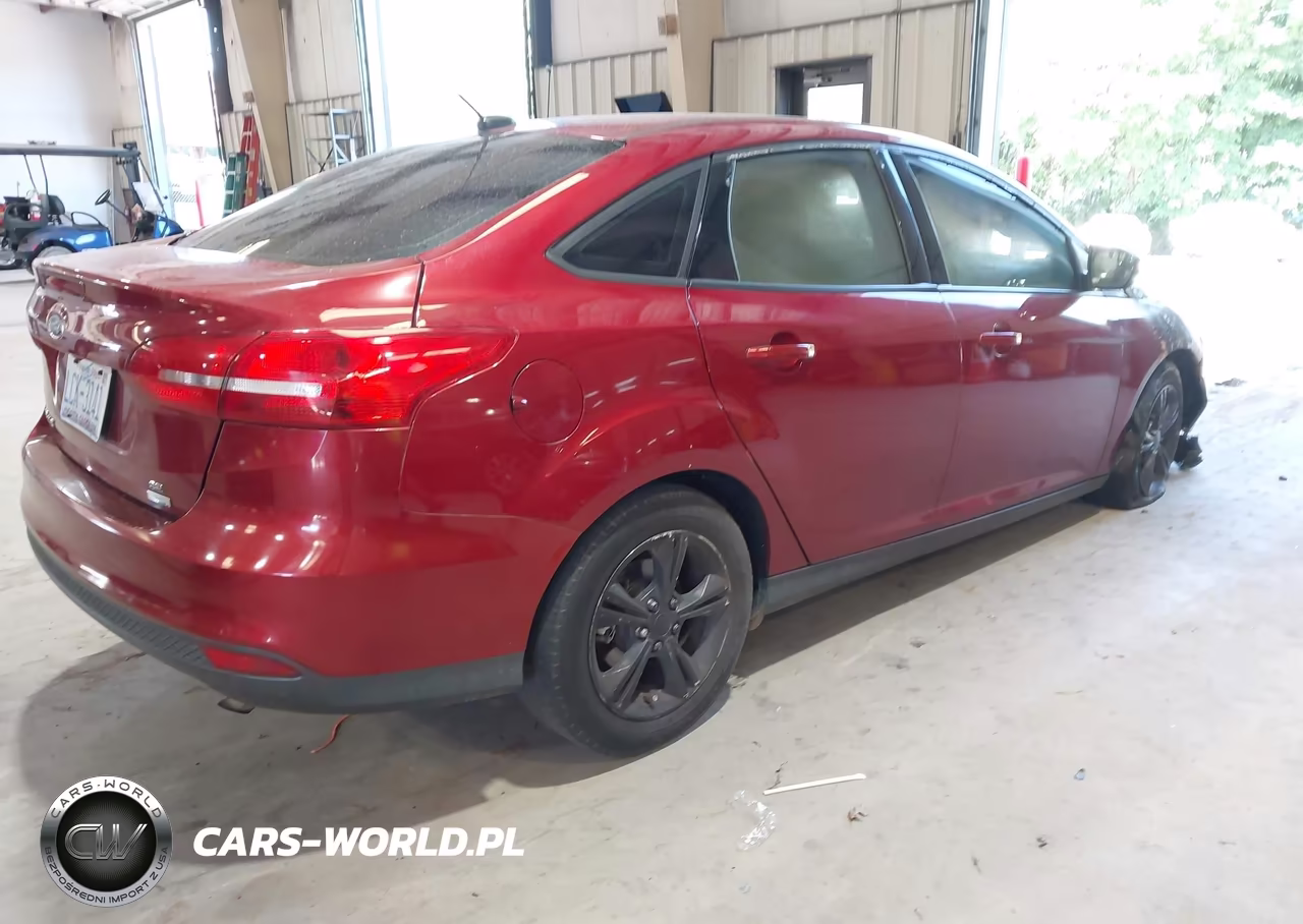2016 Ford Focus Se VIN:1FADP3FE7GL219263 - 4