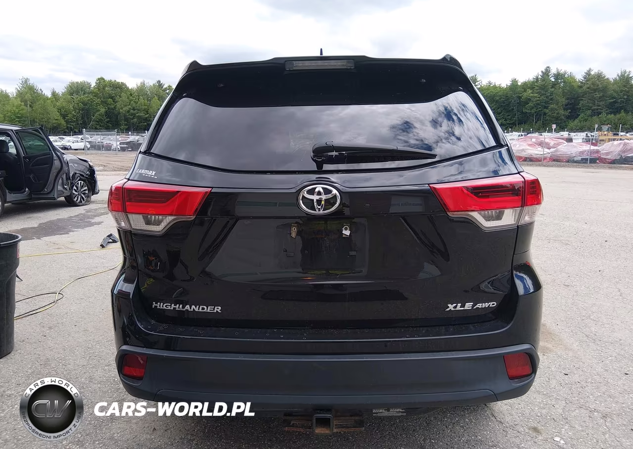2019 Toyota Highlander Xle VIN:5TDJZRFH0KS588574 - 17