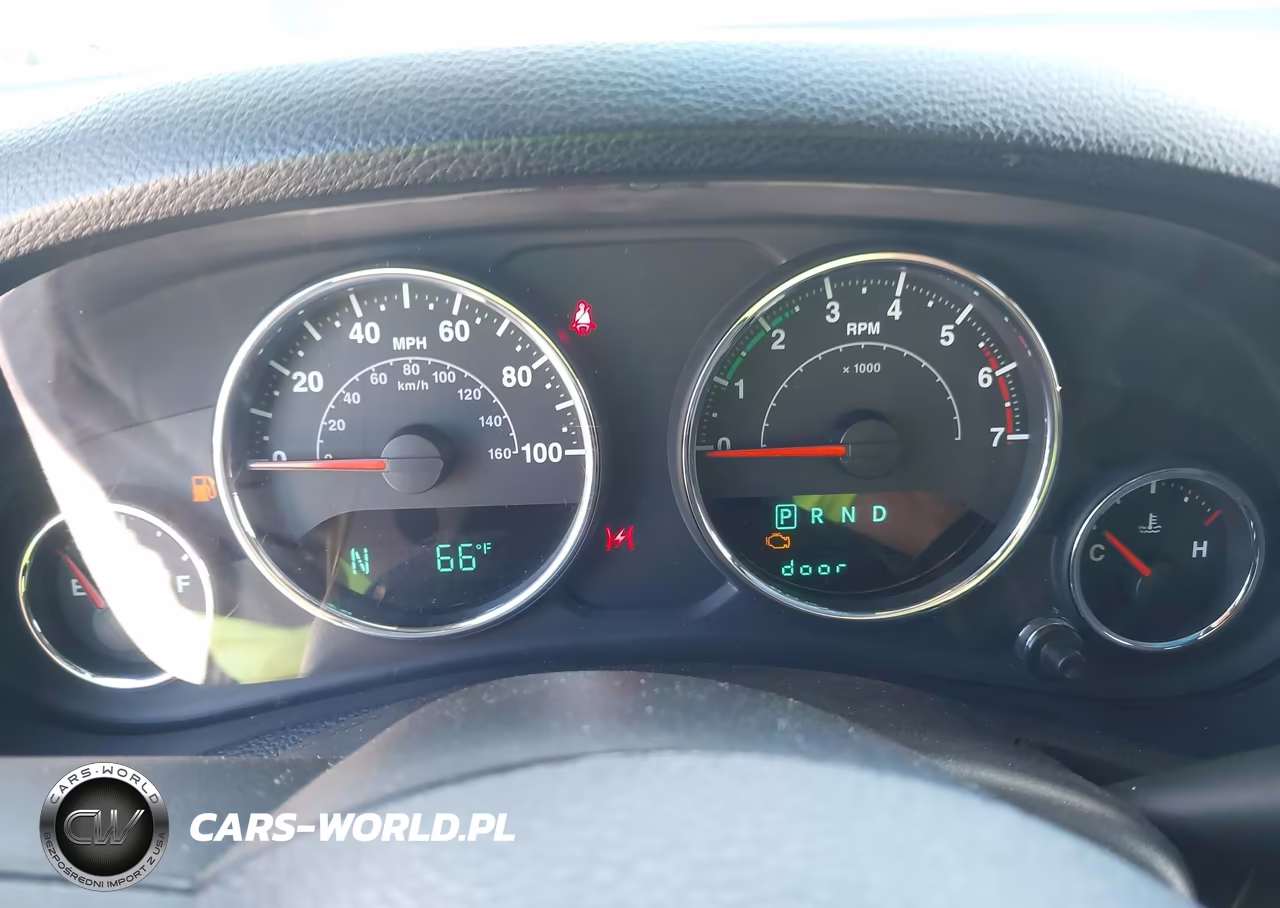 2011 Jeep Wrangler Unlimited Sport VIN:1J4BA3H15BL522168 - 7