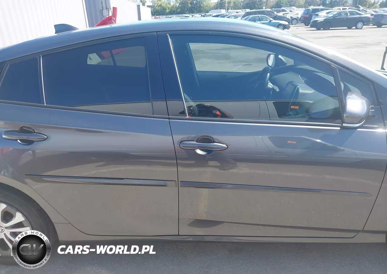 2020 Toyota Prius Prime Xle VIN:JTDKARFP7L3140208 - 14