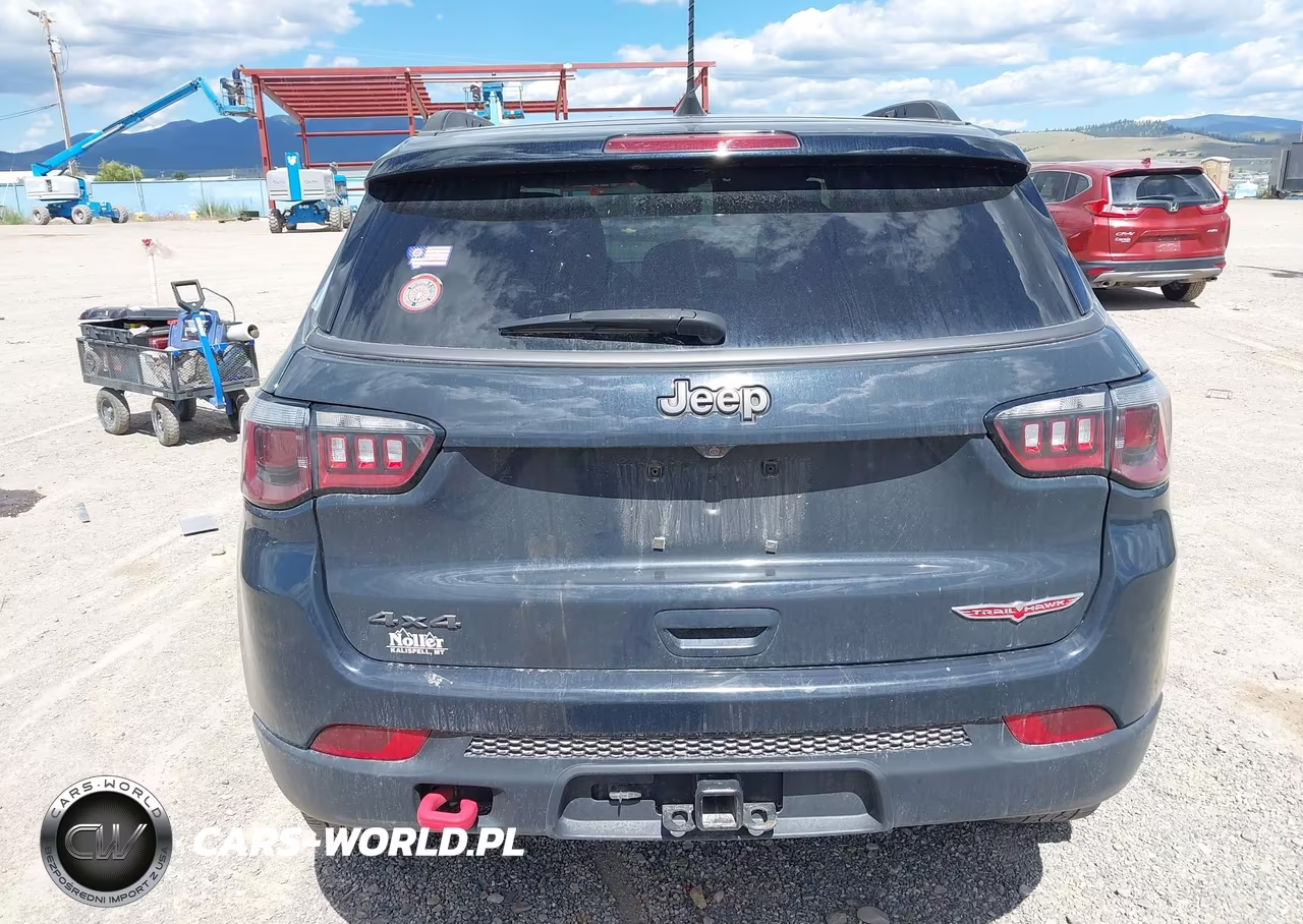 2018 Jeep Compass Trailhawk 4X4 VIN:3C4NJDDB5JT238971 - 17