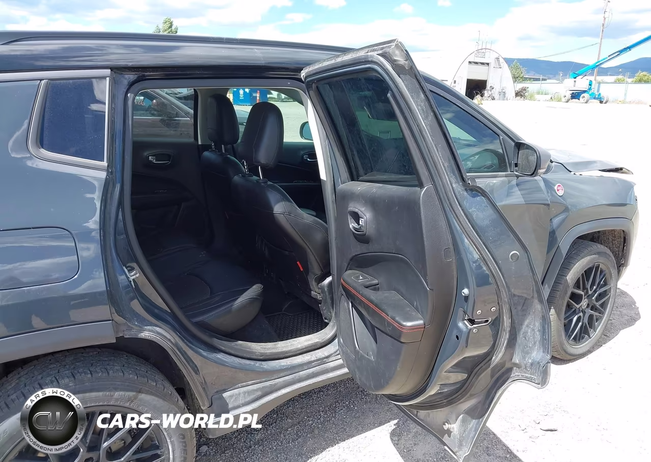 2018 Jeep Compass Trailhawk 4X4 VIN:3C4NJDDB5JT238971 - 8