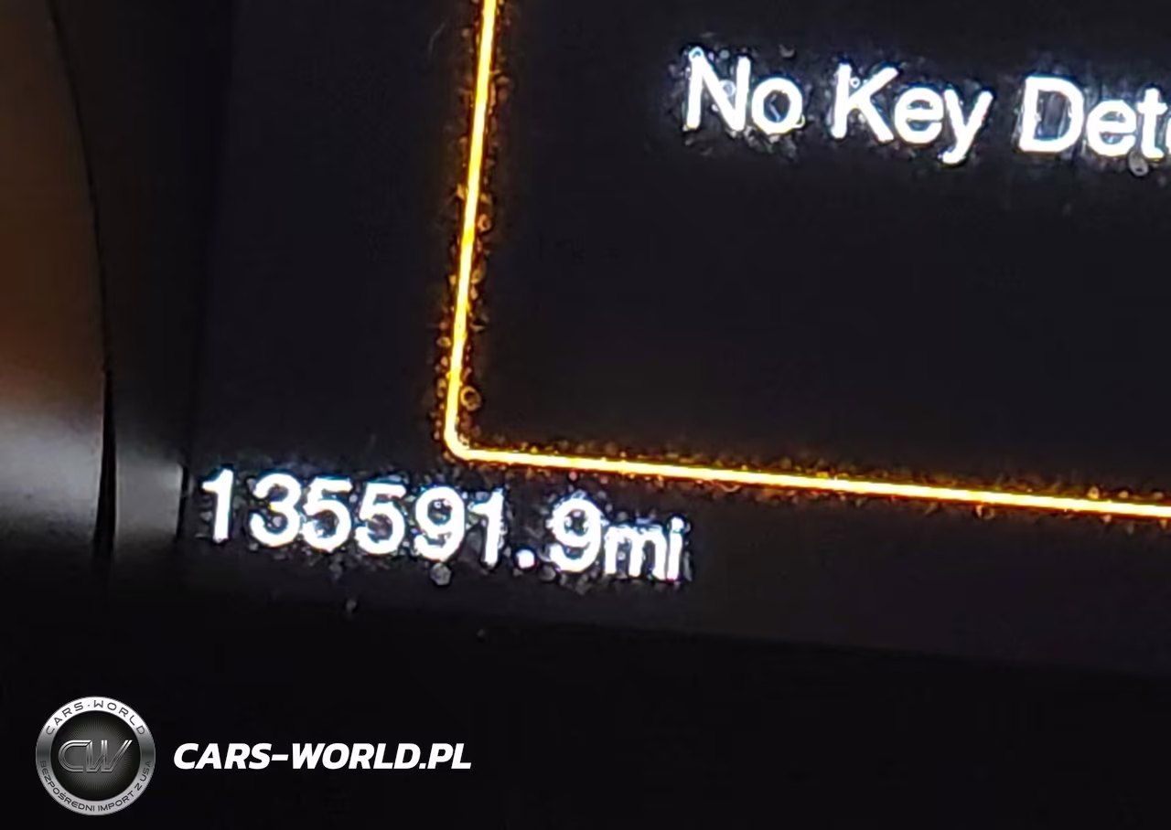 2016 Ford Mustang V6 VIN:1FA6P8AM6G5218209 - 14