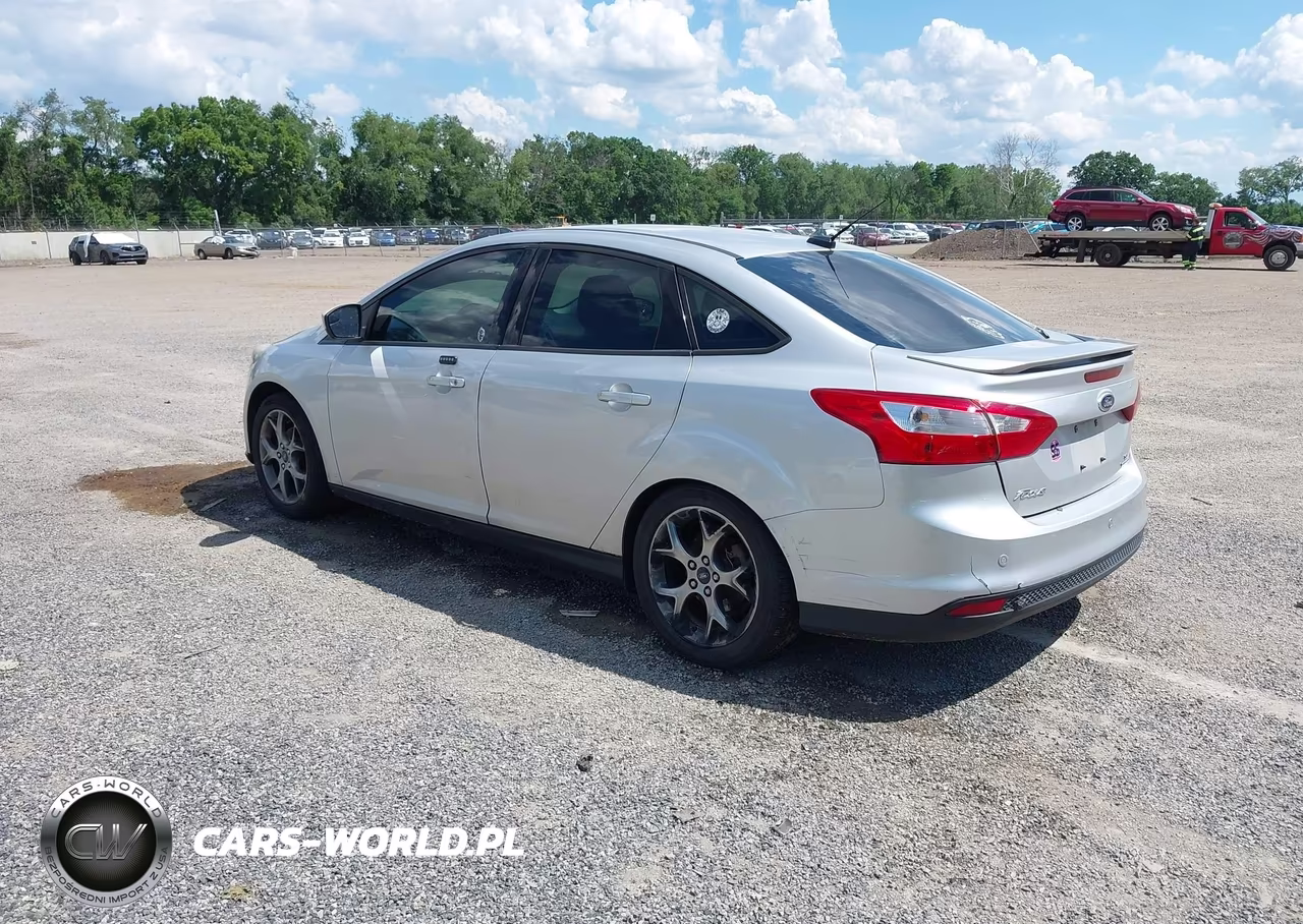 2014 Ford Focus Se VIN:1FADP3F23EL223913 - 3