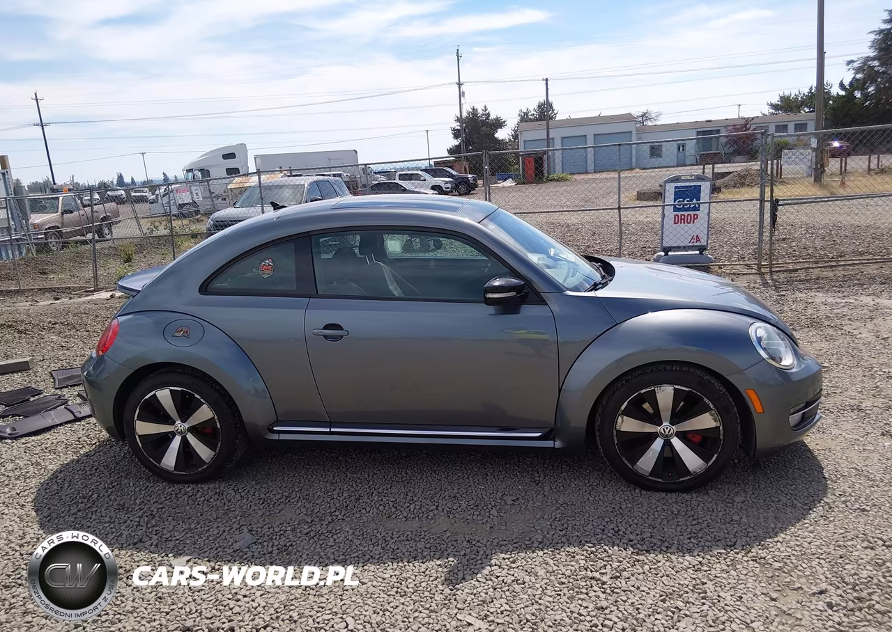 2013 Volkswagen Beetle 2.0T Turbo VIN:3VWVA7AT4DM621214 - 14