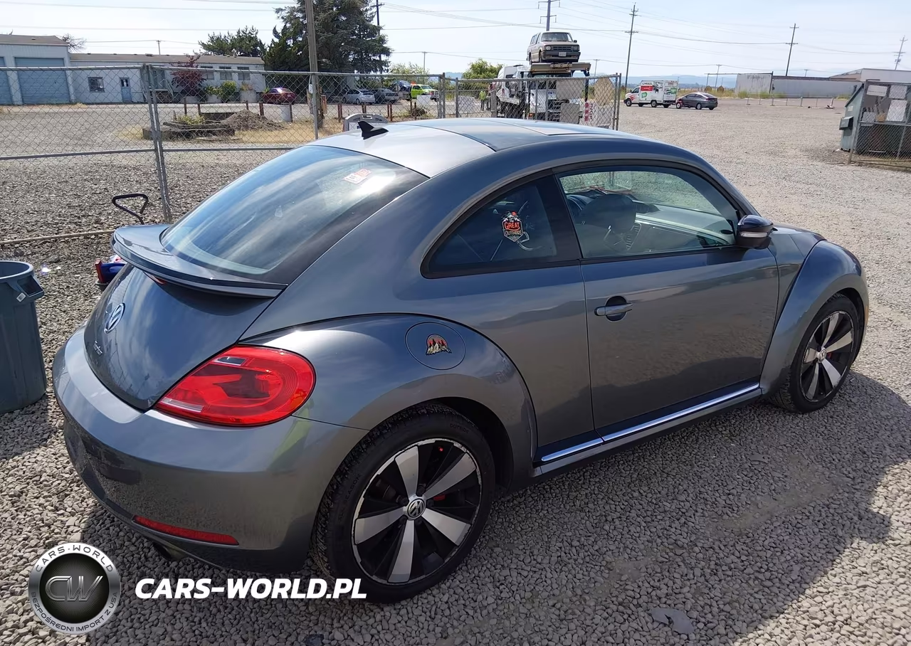 2013 Volkswagen Beetle 2.0T Turbo VIN:3VWVA7AT4DM621214 - 4