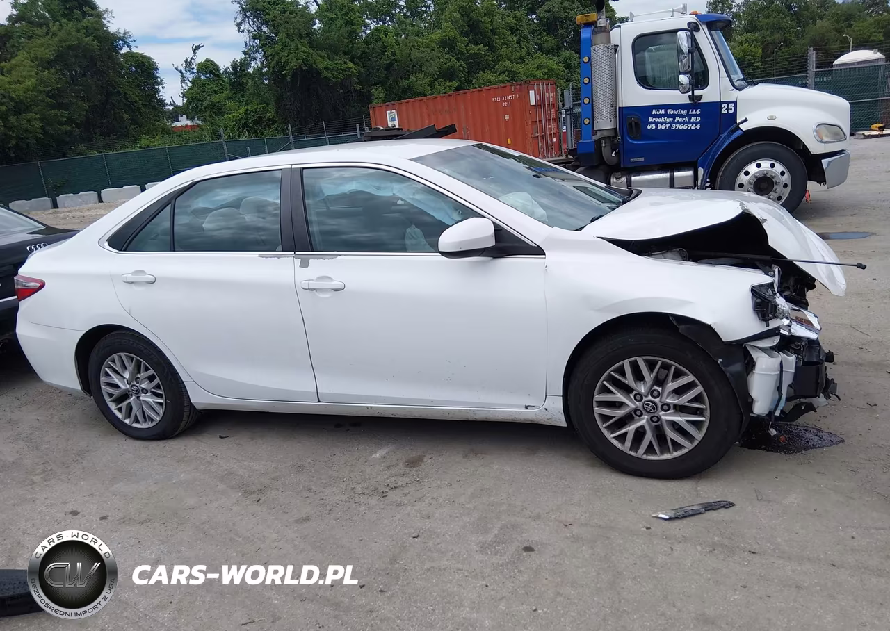2016 Toyota Camry Le VIN:4T4BF1FK4GR571761 - 14