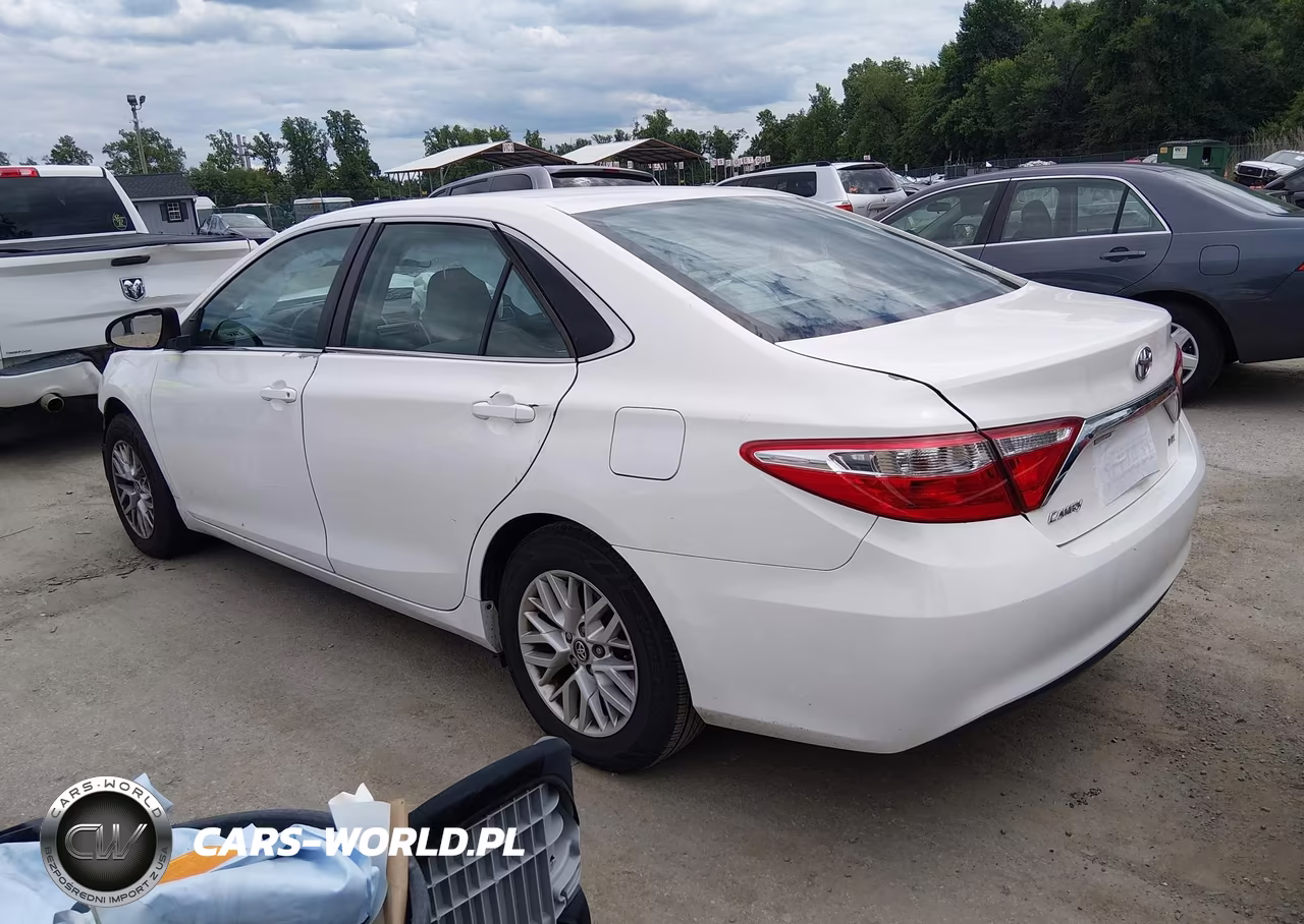 2016 Toyota Camry Le VIN:4T4BF1FK4GR571761 - 3
