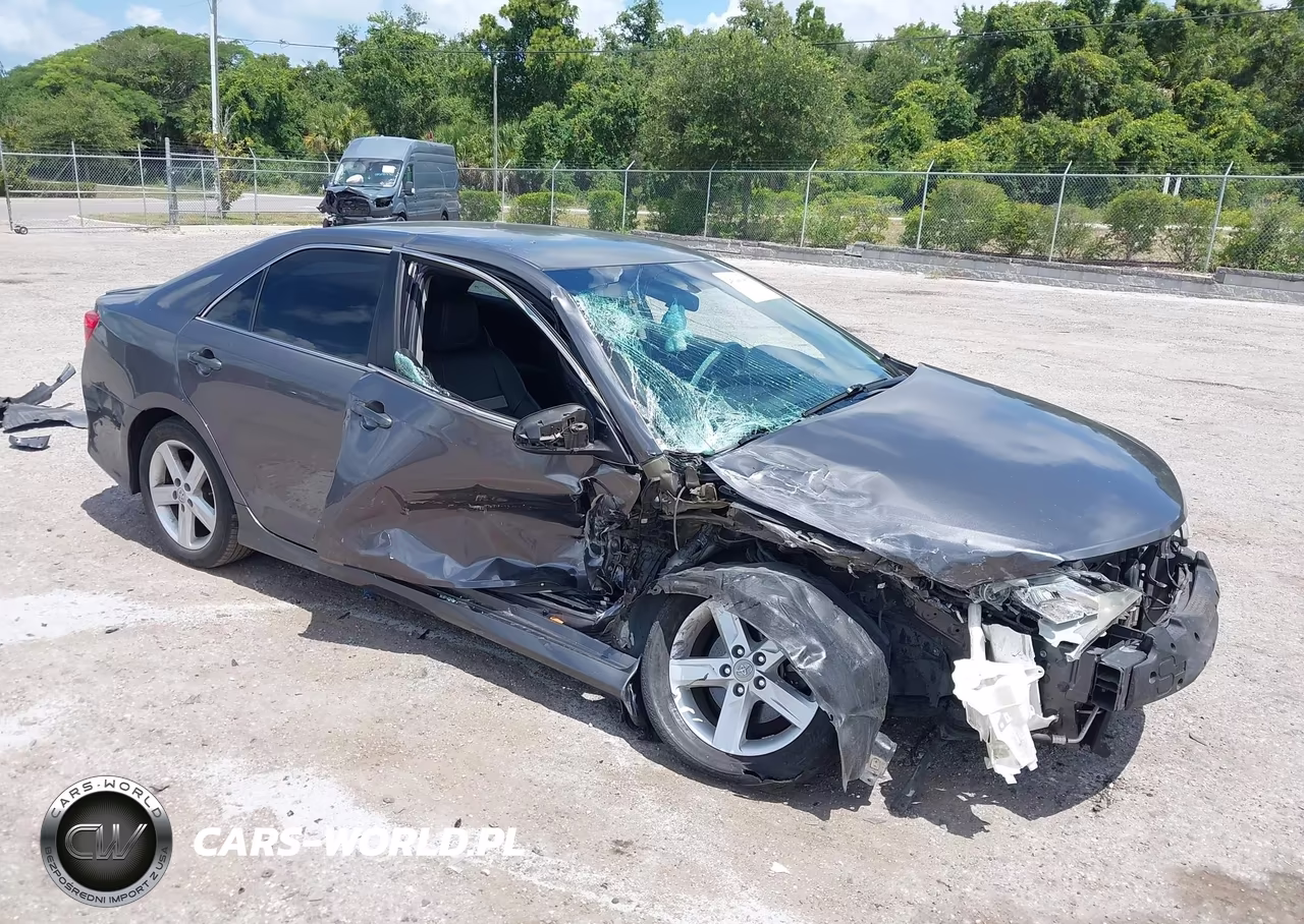 2014 Toyota Camry Se – zdjęcie 1 z 16