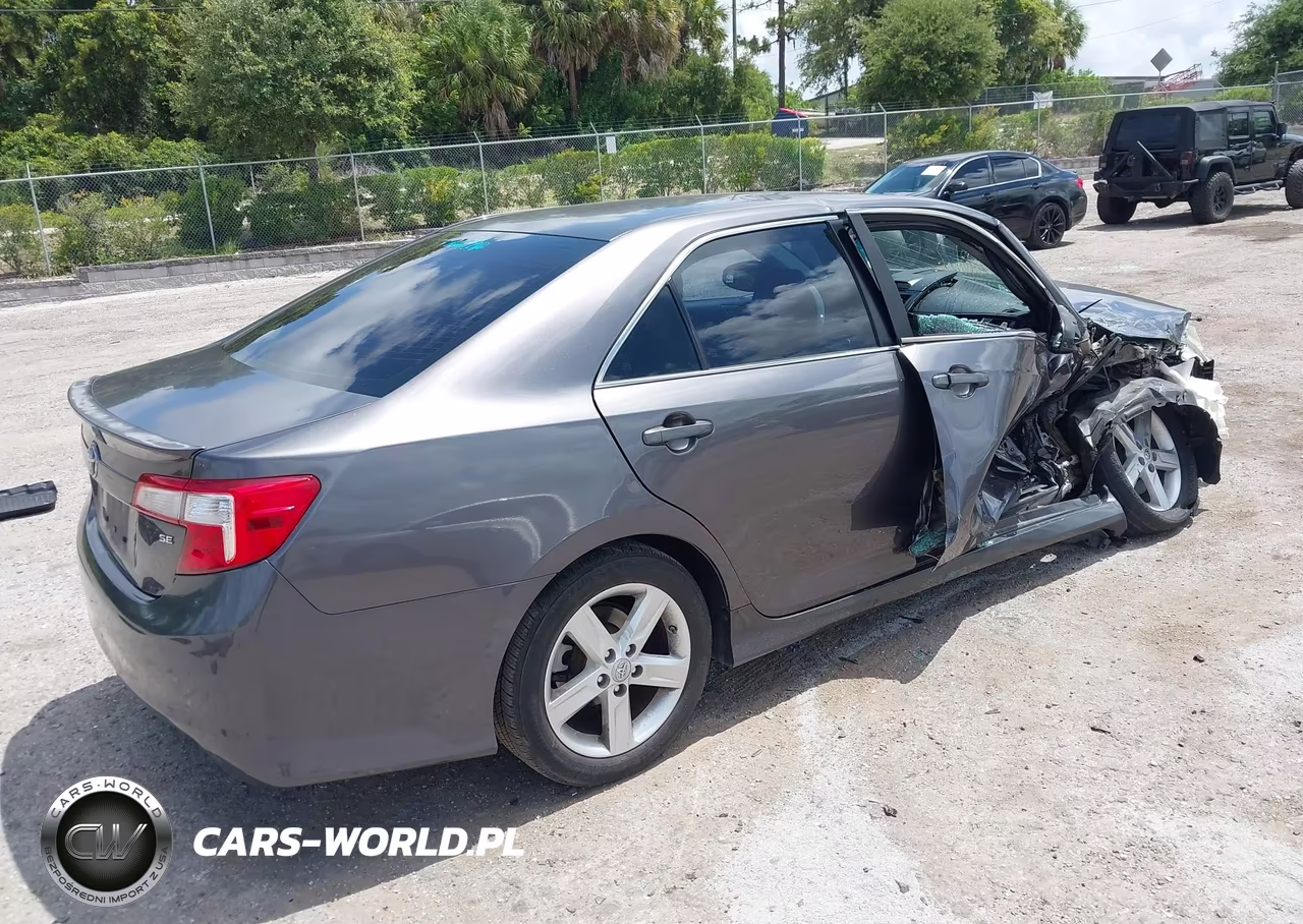 2014 Toyota Camry Se VIN:4T1BF1FK4EU425206 - 4