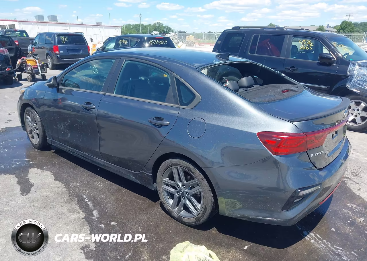 2020 Kia Forte Gt-Line VIN:3KPF34AD2LE219807 - 3
