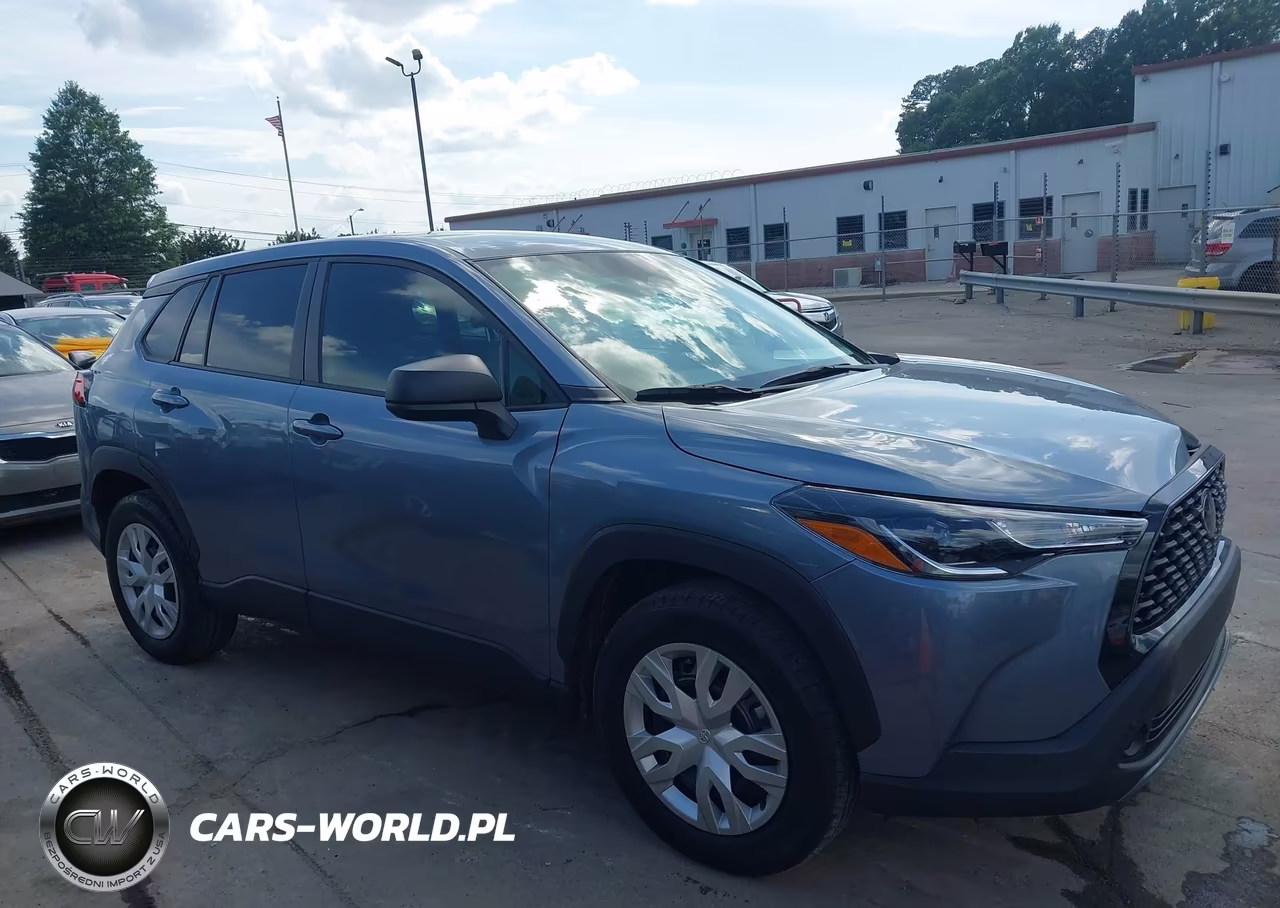 2024 Toyota Corolla Cross L VIN:7MUAAAAG2RV076421 - 13