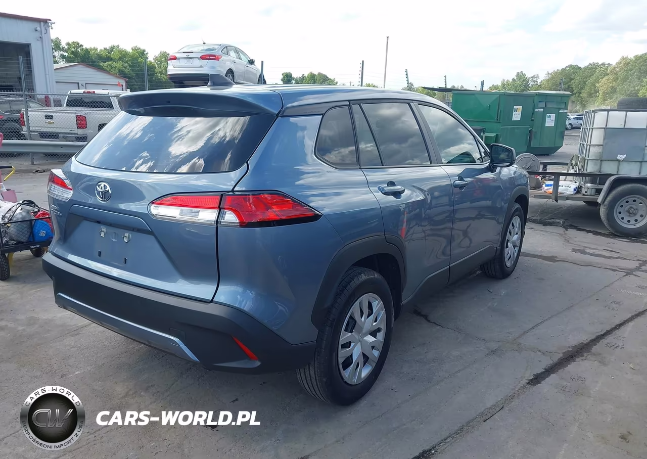 2024 Toyota Corolla Cross L VIN:7MUAAAAG2RV076421 - 4