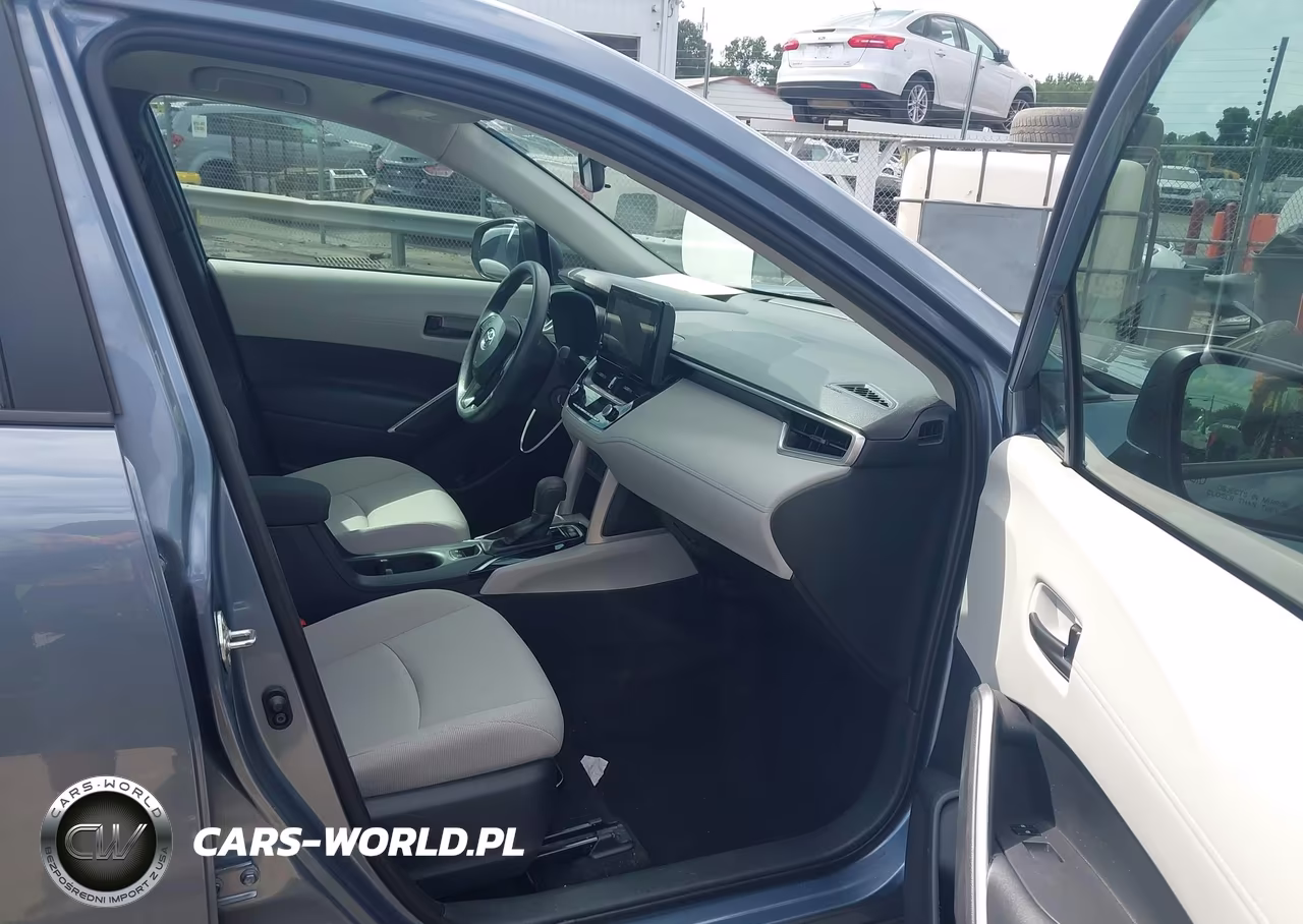 2024 Toyota Corolla Cross L VIN:7MUAAAAG2RV076421 - 5