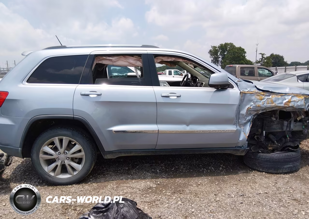 2013 Jeep Grand Cherokee Laredo VIN:1C4RJEAG3DC550133 - 14