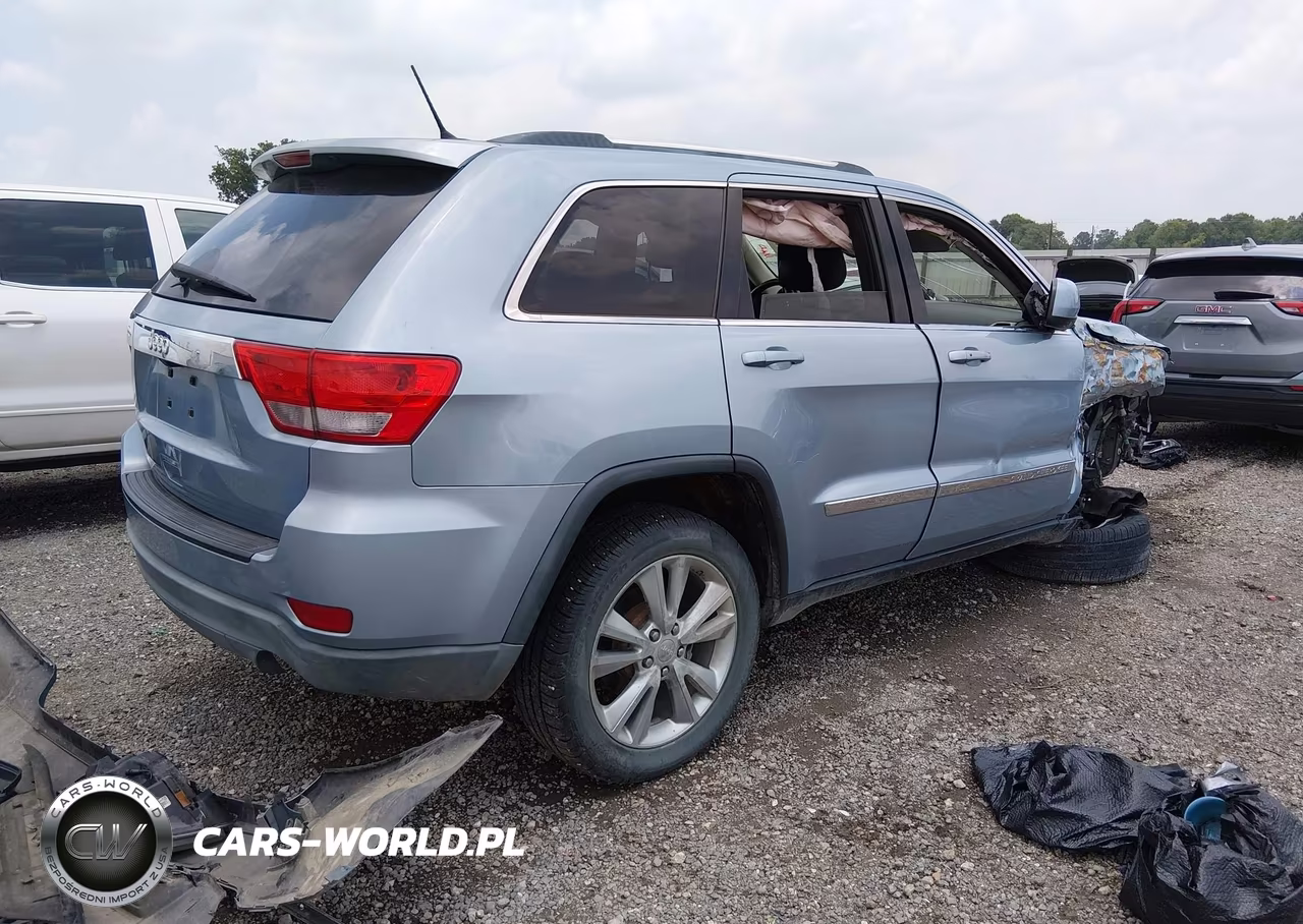 2013 Jeep Grand Cherokee Laredo VIN:1C4RJEAG3DC550133 - 4