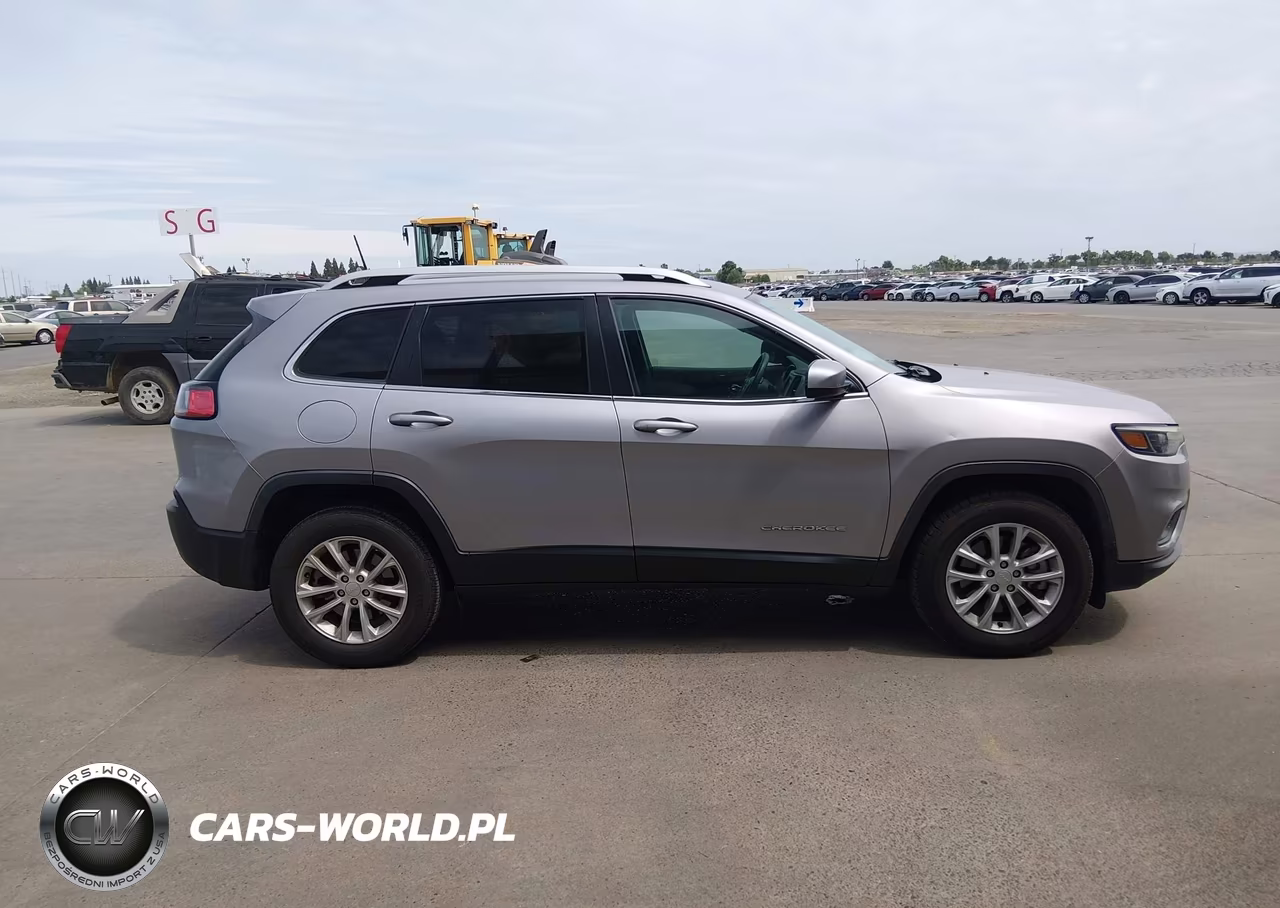 2019 Jeep Cherokee Latitude 4X4 VIN:1C4PJMCB5KD486669 - 13